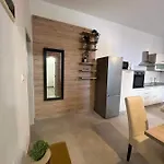 Leona Rogoznica (Sibenik-Knin)
