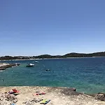 Διαμέρισμα Leona *