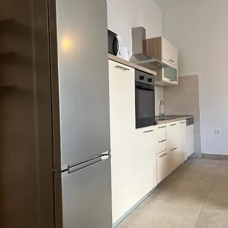 Apartment Leona