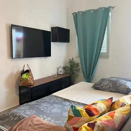 Apartment Leona *