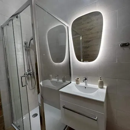Apartment Leona