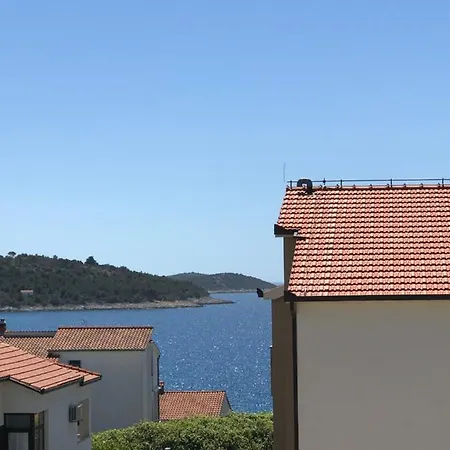 Leona Apartament