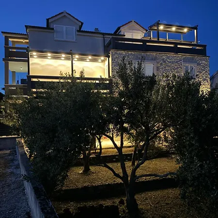 Apartament Leona