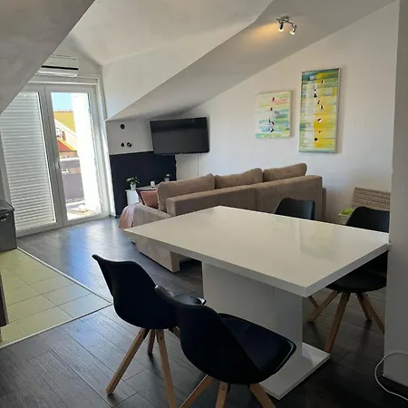 Apartament Leona *