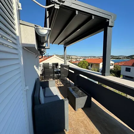 Apartment Leona *