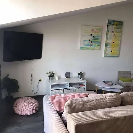Apartment Leona *