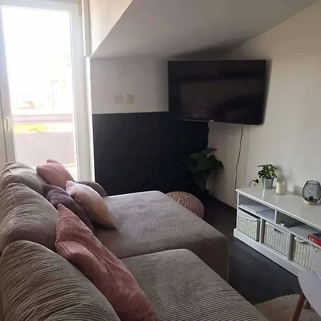 Apartment Leona *