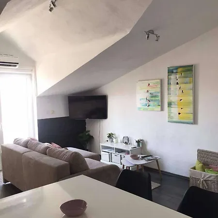 Apartment Leona