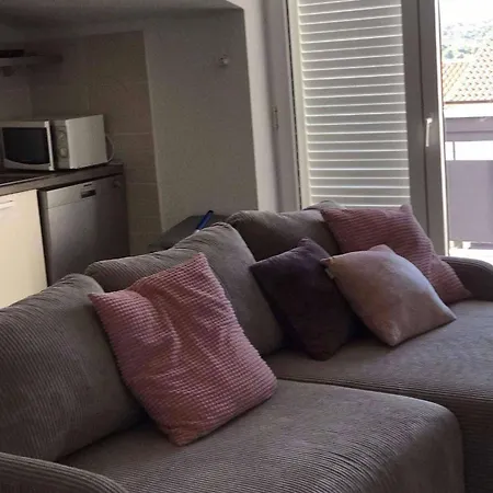 Apartment Leona
