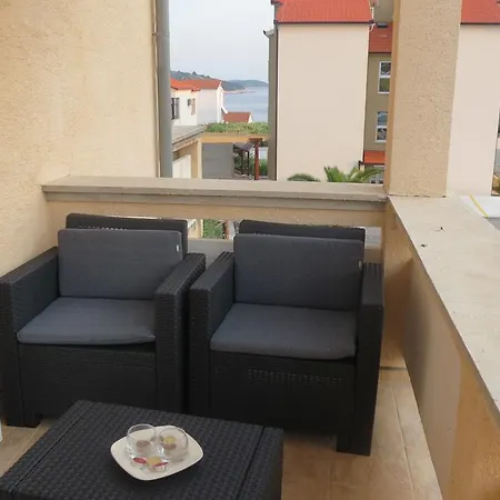 Leona * Rogoznica (Sibenik-Knin)