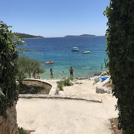 Leona Rogoznica (Sibenik-Knin)