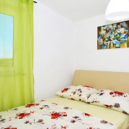 Apartament Leona *