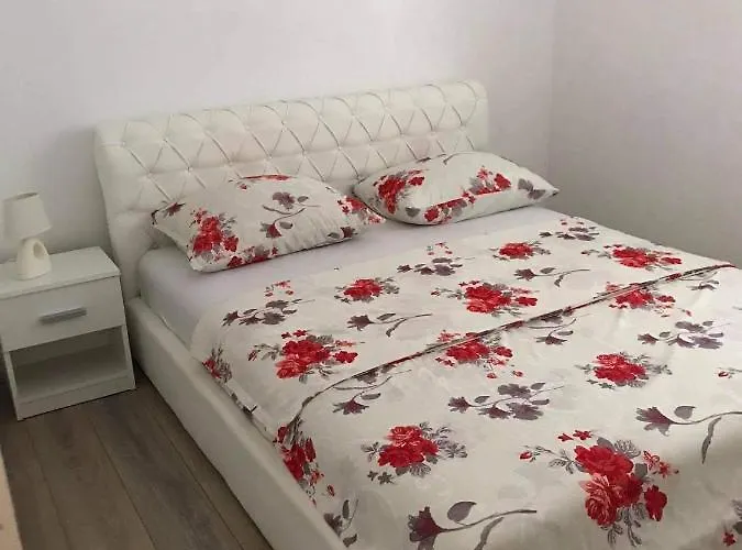 Leona * Rogoznica (Sibenik-Knin)