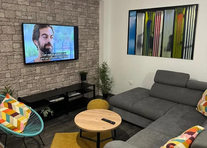 Leona * Rogoznica (Sibenik-Knin)