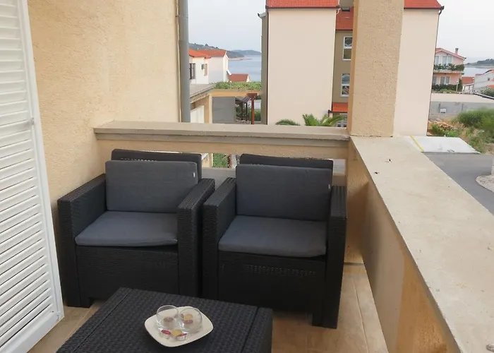 Leona * Rogoznica (Sibenik-Knin)